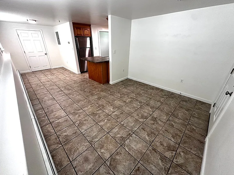 27 Emerald Dr #15 — Photo 6