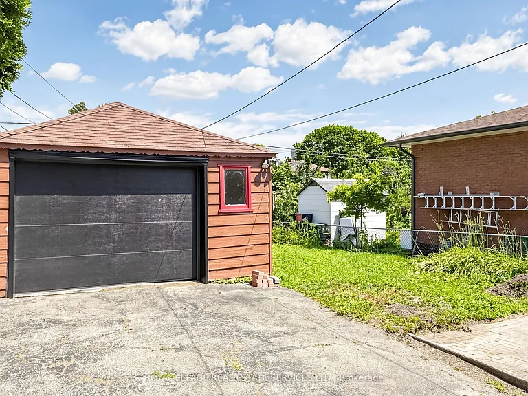 31 Rosemeade Ave — Photo 26