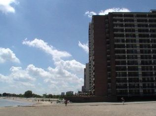 5901 N Sheridan Rd APT 2B, Chicago, IL 60660