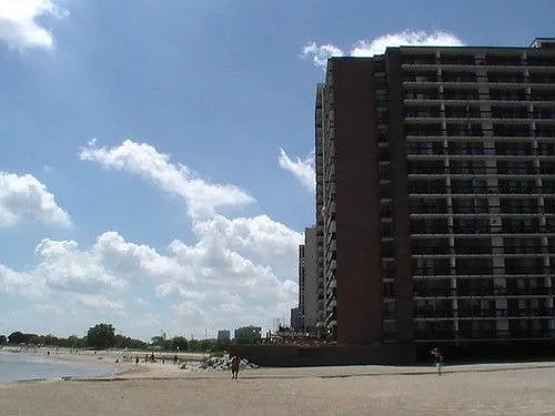 5901 N Sheridan Rd APT 2B photo 1
