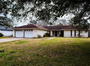 1919 Tracy Lynn Ln, Alvin, TX 77511