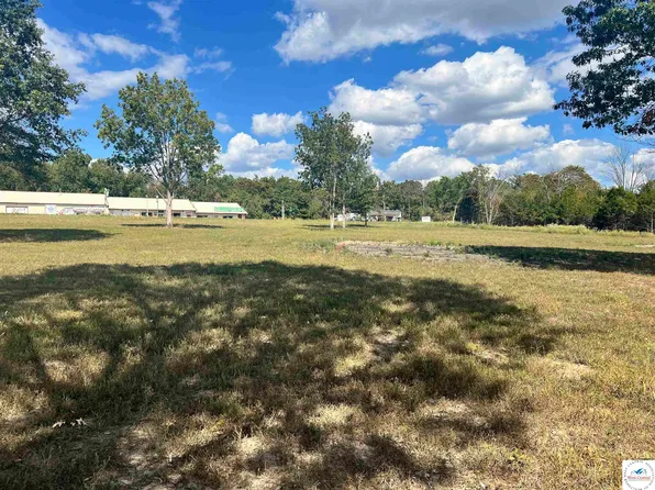 7 Highway Z, Warsaw, MO 65355