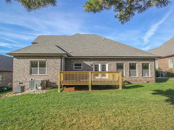 4th image of 3755 Sheldon Pl