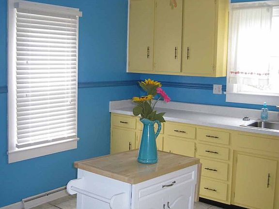 4th image of 503 N Hickory St