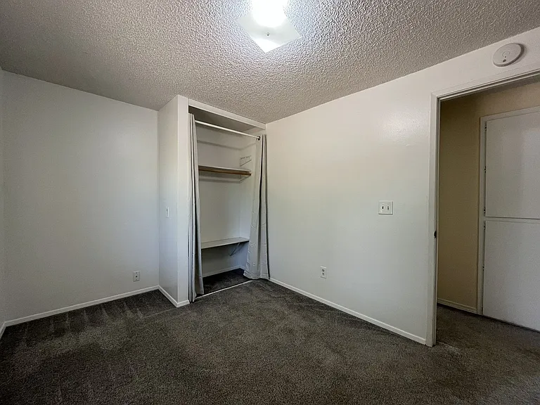 687 SE Barnes Ave — Photo 33