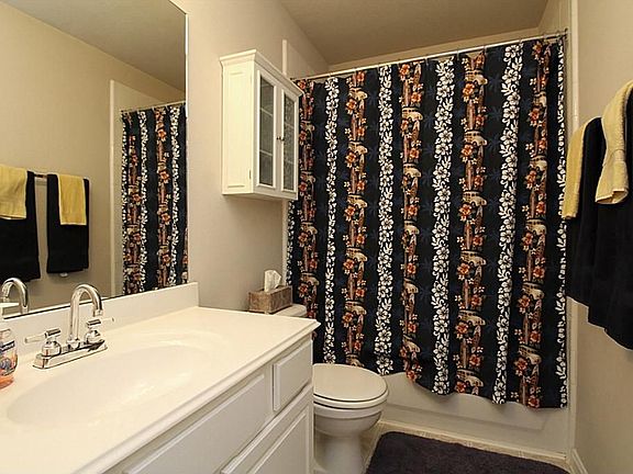 5th image of 3302 Amber Meadow Dr