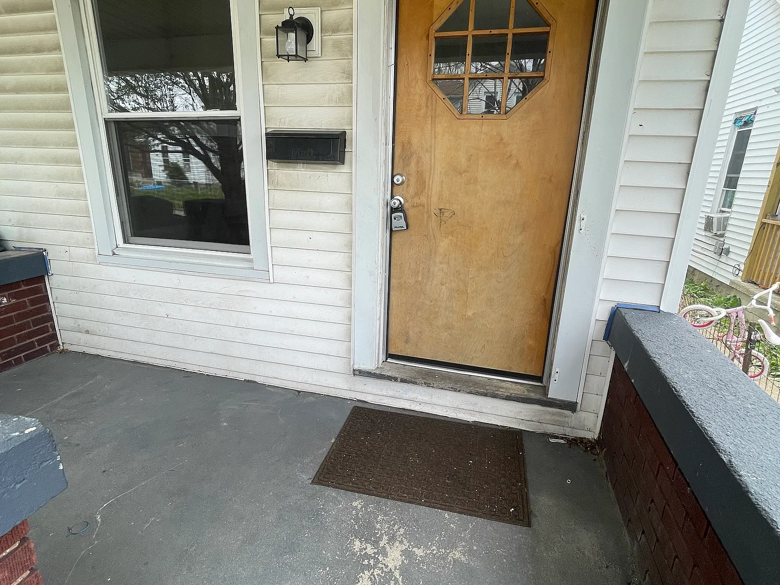 2 bed, 1.5 bath, 900 sqft, $800 — Photo 2