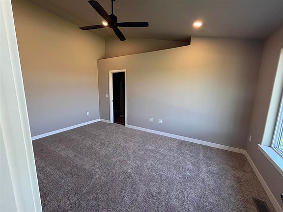5th image of 840 Armands Ln