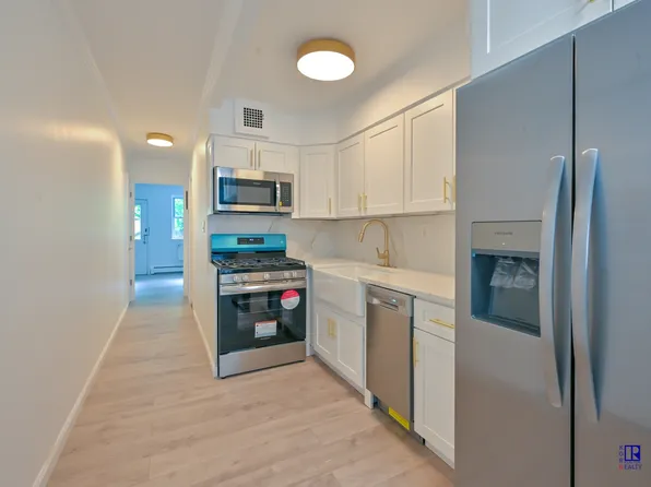 2362 East 13th Street image 2 of 10