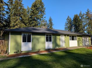 122 Raintree Loop SE, Rainier, WA 98576