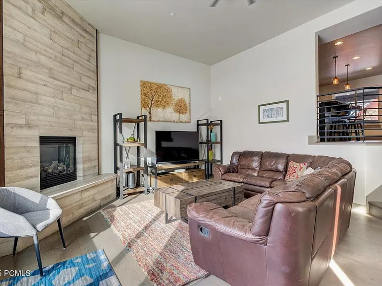 5662 Oslo Ln — Photo 3