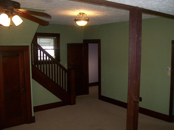 4th image of 114 N Walnut St