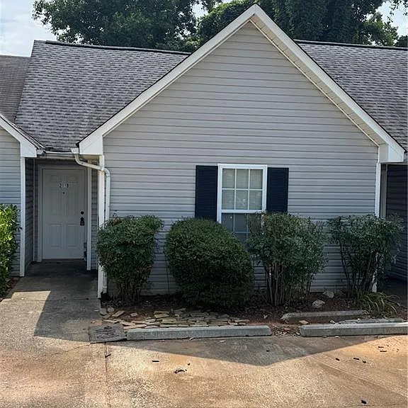 211 Mineral Springs Rd W #B — Photo 1