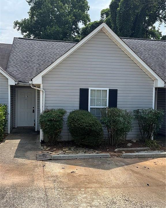 1st image of 211 Mineral Springs Rd W #B