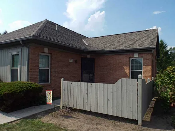 225 Pine Ridge Ct, Bellefontaine, OH 43311