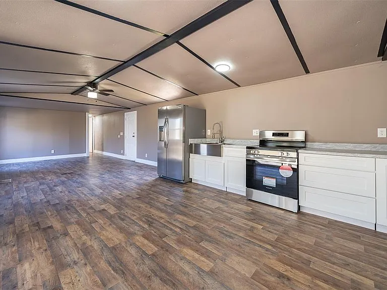 101 Caroline Ave — Photo 10