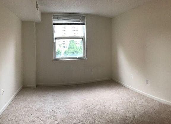 5th image of 880 N Pollard St APT 323