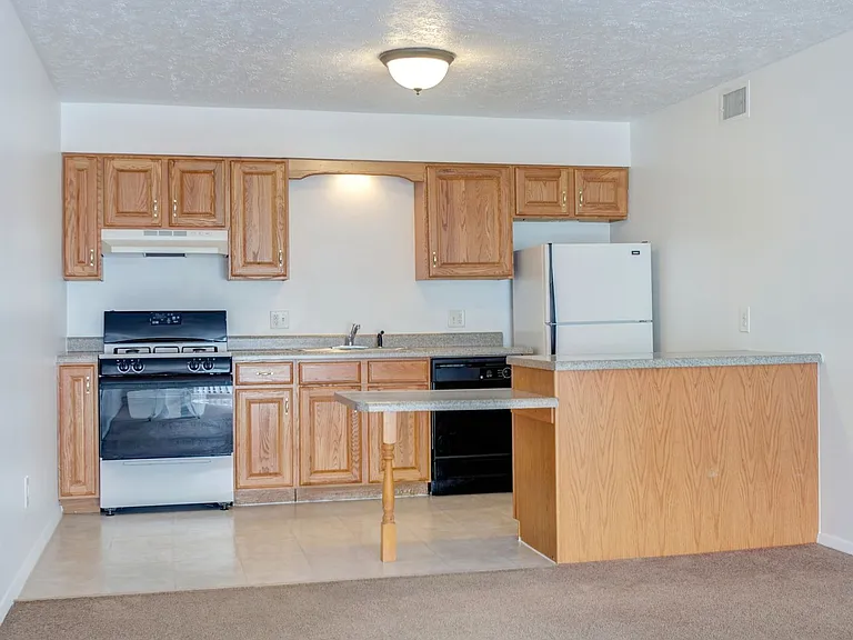 Highland Hills Apartments — Photo 5