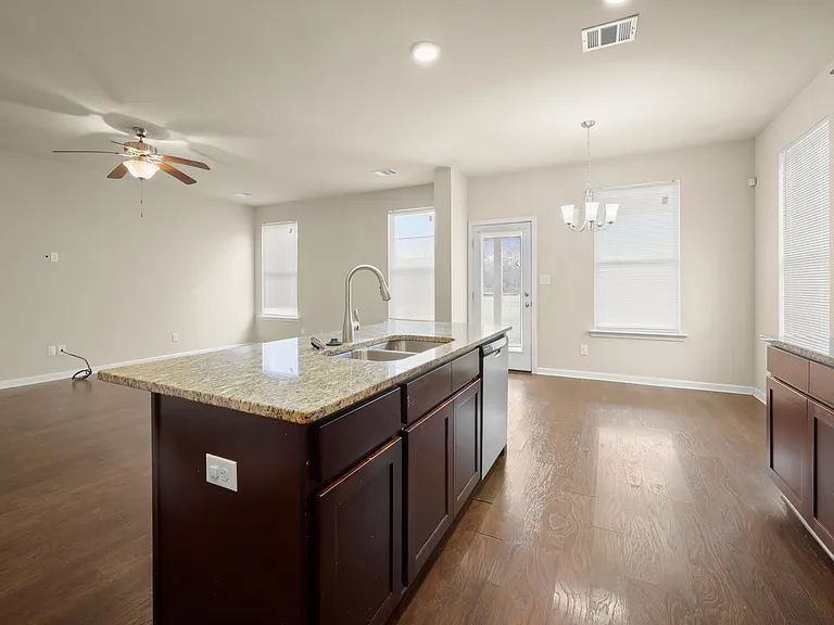 39405 Legacy Lake Dr — Photo 35