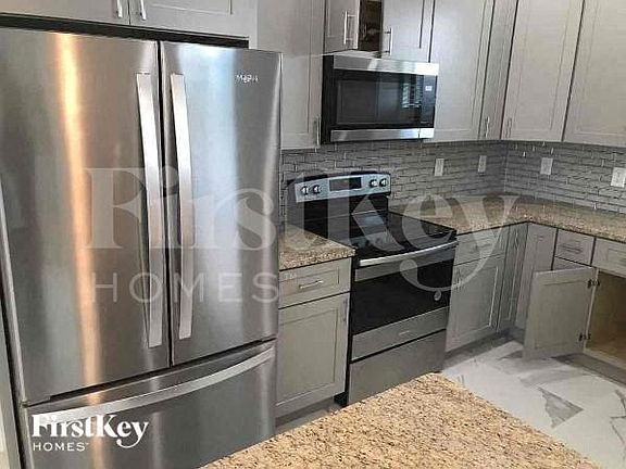 5th image of 2514 13th St SW