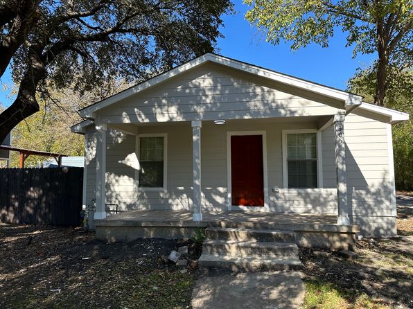 305 College St, Farmersville, TX 75442