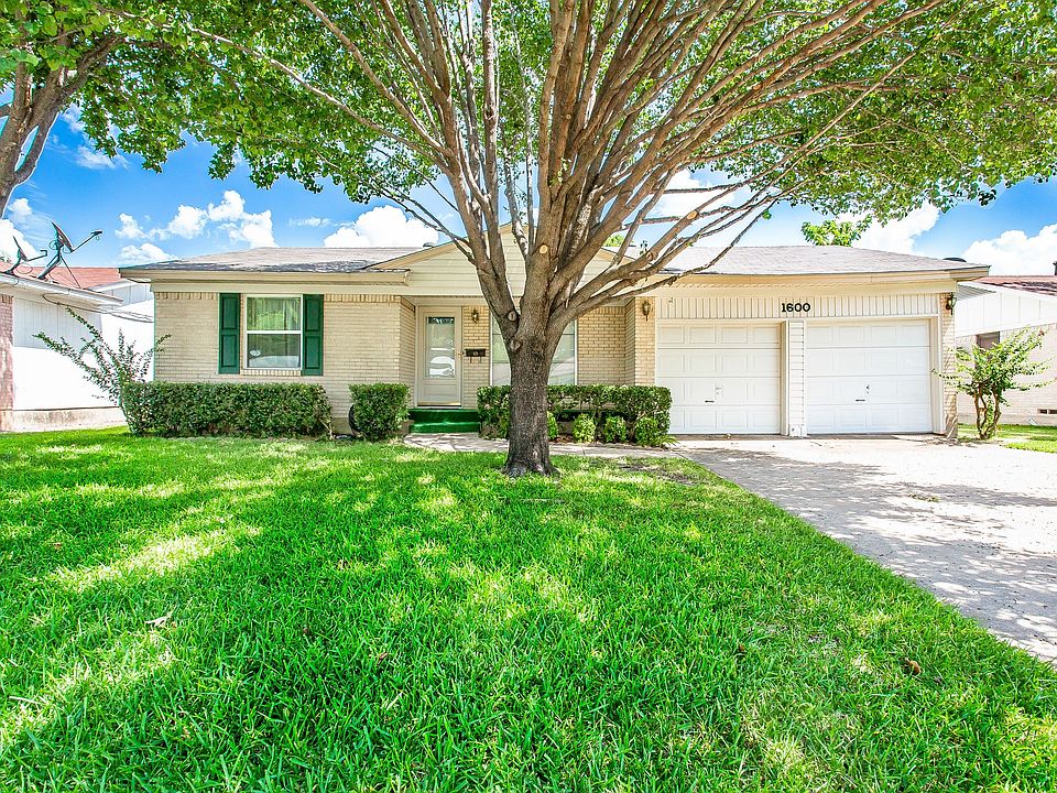 1600SummitStMesquiteTX1.jpg