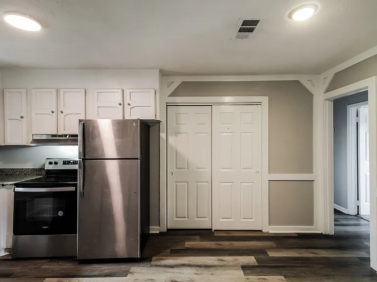 1678182_023_kitchen_13484975.jpg