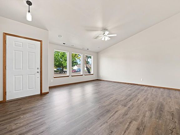 5th image of 640 N Perry Loop