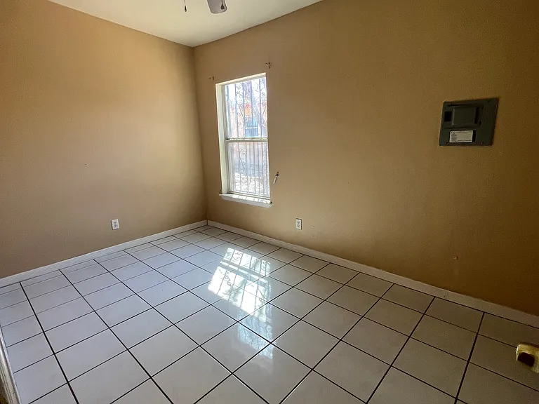 10976 E Burt Rd #B — Photo 9