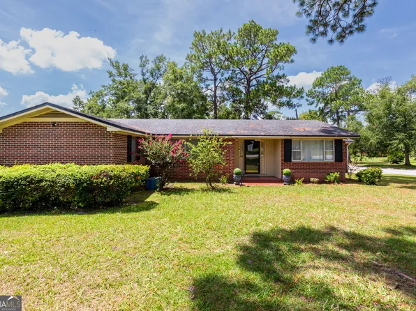 107 Community Dr, Waycross, GA 31501