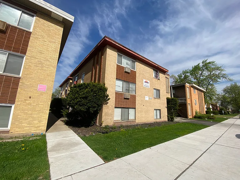 2104 S 17th Ave #8 — Photo 6