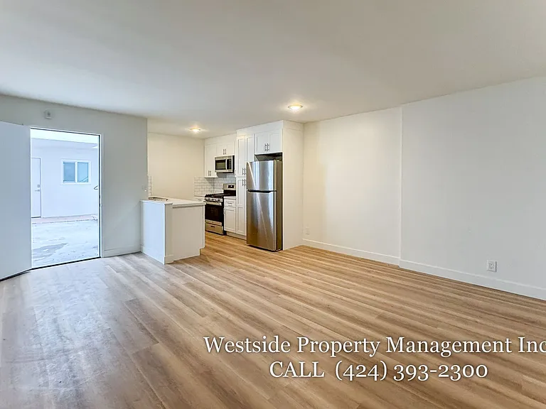 3630 Midvale Ave #5 — Photo 4