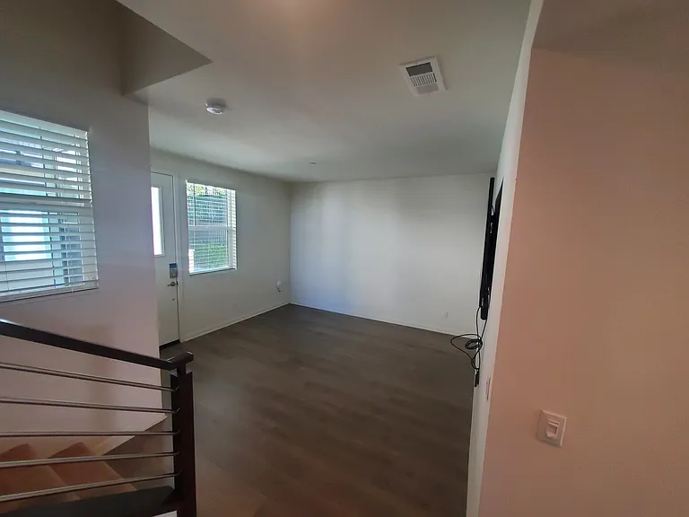 1562 Vista Del Mar Way #4 — Photo 5