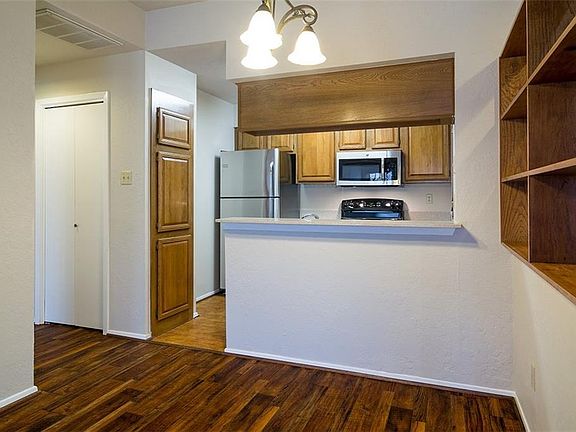 2nd image of 3140 Devonshire Dr APT 238