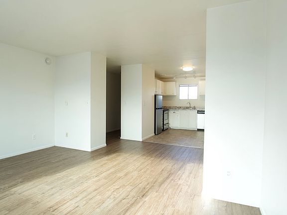 5th image of 6512 Martin Luther King Way S #H