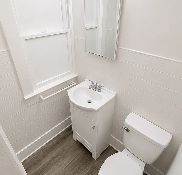 Charles St N 342-344 — Photo 10