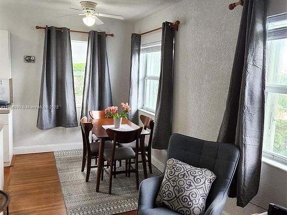 3rd image of 210 Mendoza Ave APT 6