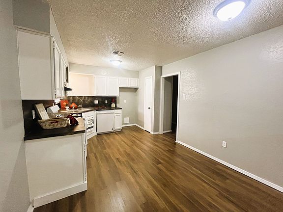 4th image of 256 NW 80th St #221-90-1