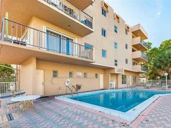 3860 NE 170th St #2, North Miami Beach, FL 33160