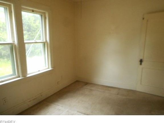 4th image of 3270 W 123rd St