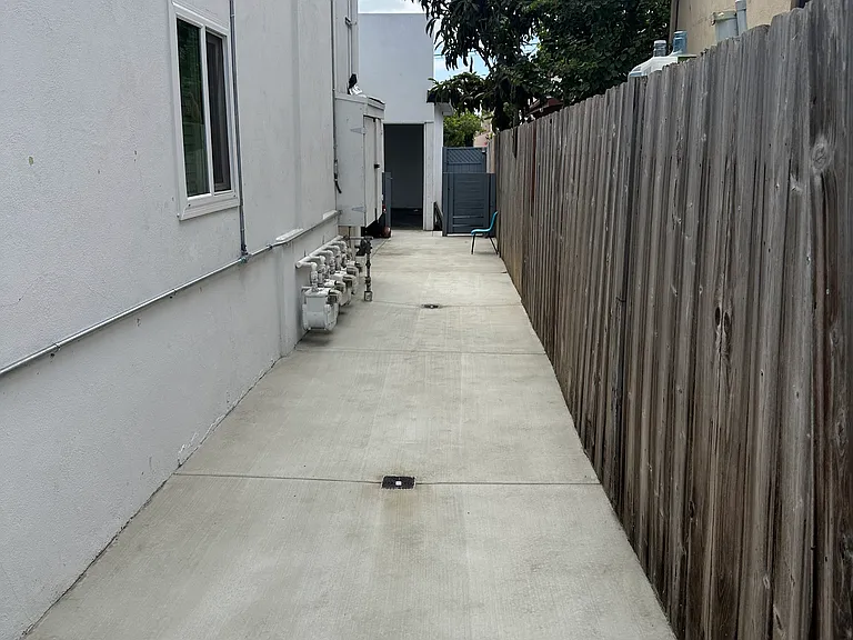 8650 Hurlbut St — Photo 30
