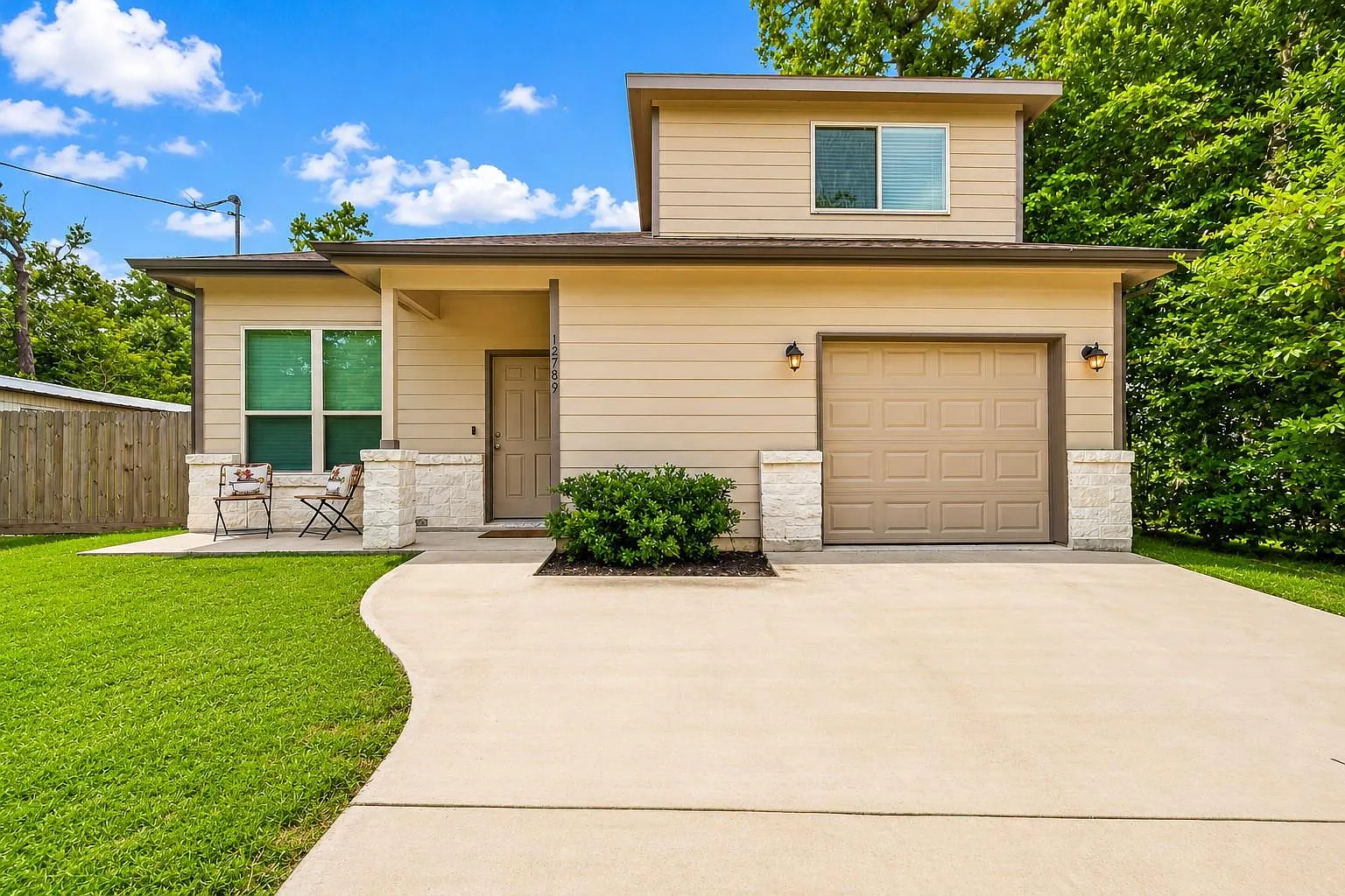 4 bed, 2.5 bath, 1923 sqft, $2,000 — Photo 4