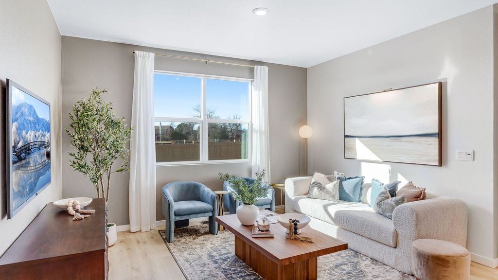 1444 Riverdale Dr