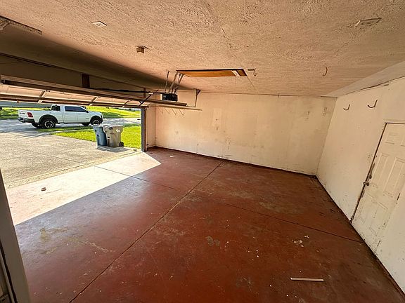 5th image of 2030 N Monroe Dr