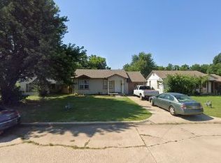 5928 NW 41st St, Warr Acres, OK 73122
