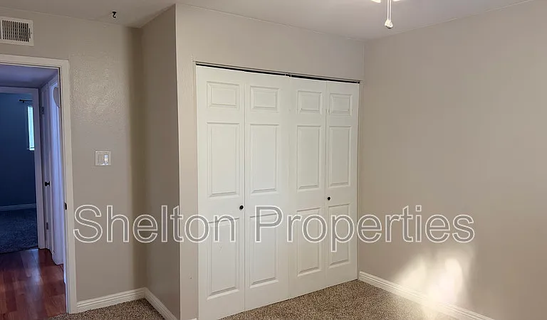 523 E Malibu Dr — Photo 9