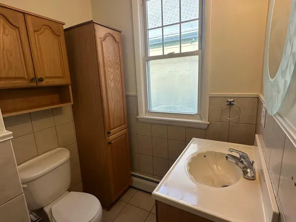 7 Story Court image 5 of 10