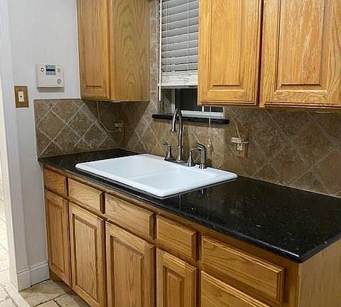 2nd image of 1318 Blodgett Ave