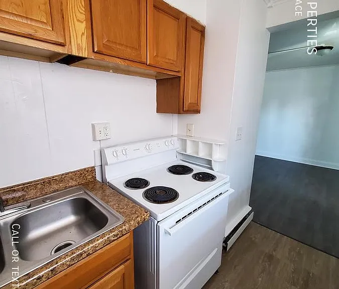 77 Harvey Pl — Photo 8