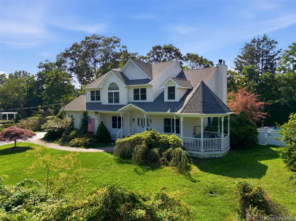 204 Melrose Parkway, Patchogue, NY 11772